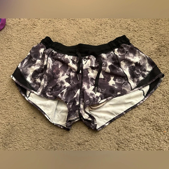 Lululemon Hotty Hot Short Mini Obscurred Black Dusty Mauve / Black Size 10 - Picture 2 of 10